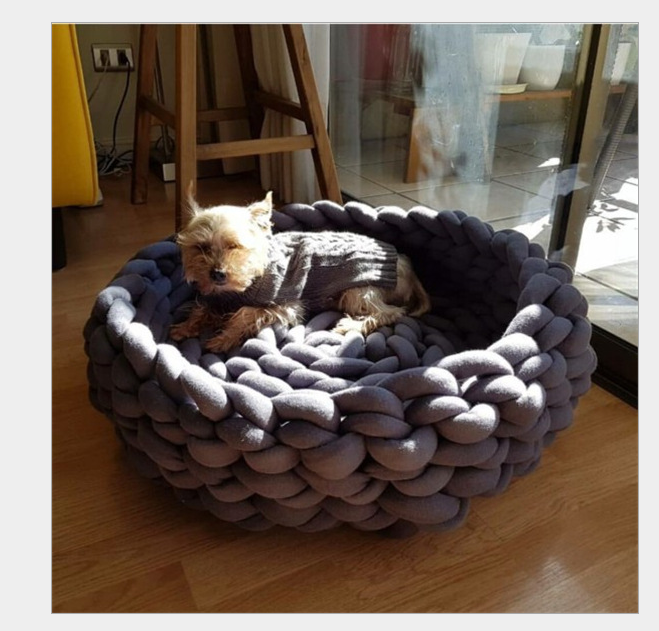 Hand-woven kennel pet bed