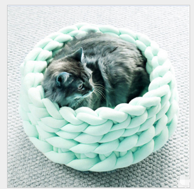 Hand-woven kennel pet bed